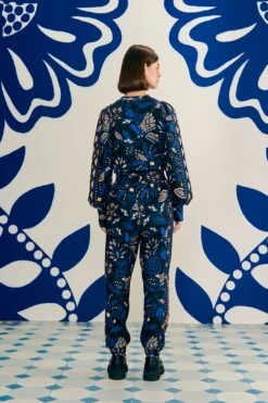 Farm Rio Black Macaw Forest Sweatpants -Modern Dress World 303956 04