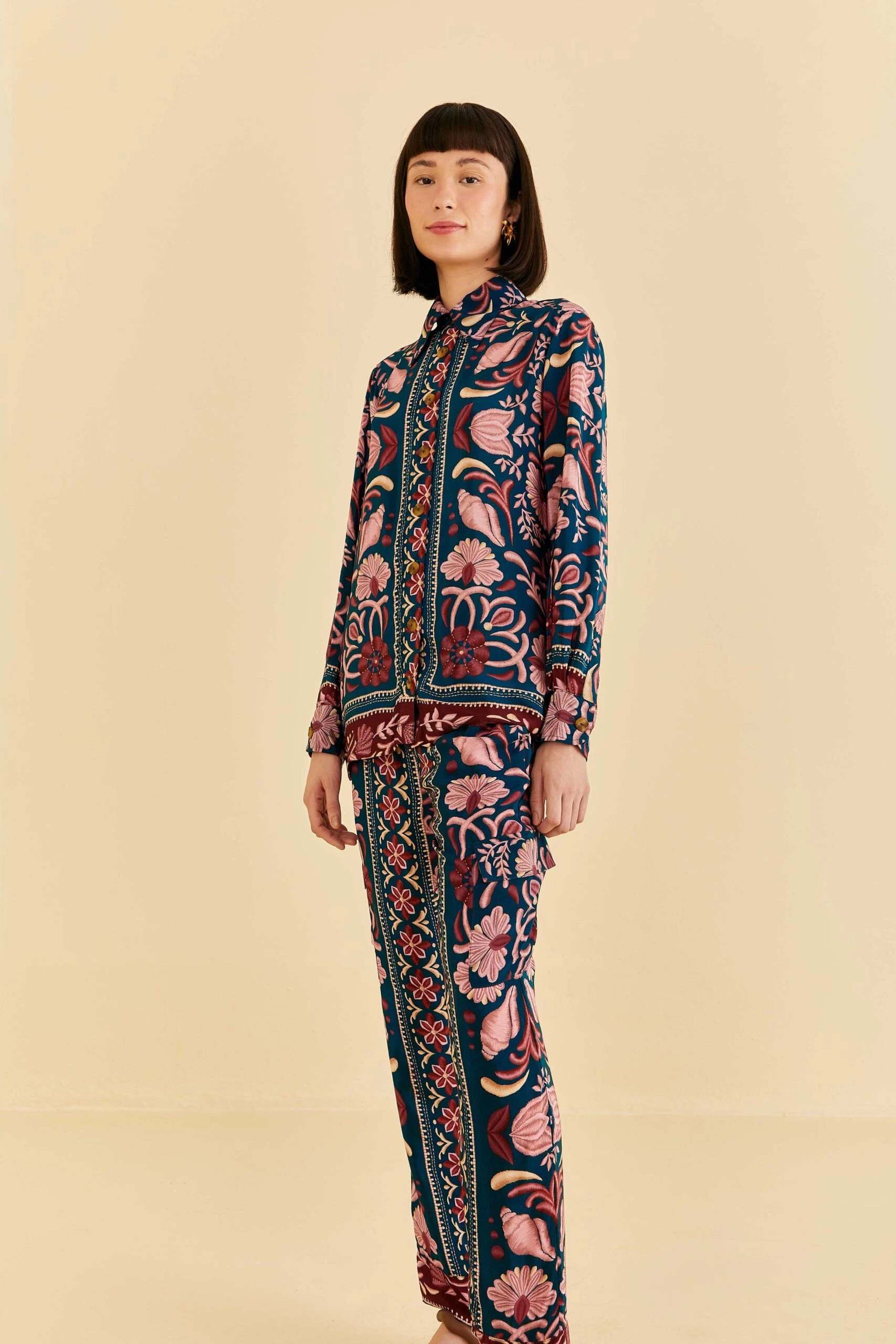 Farm Rio Teal Seashell Tapestry Cargo Pants 2 Farm Rio Teal Seashell Tapestry Cargo Pants - Image 2